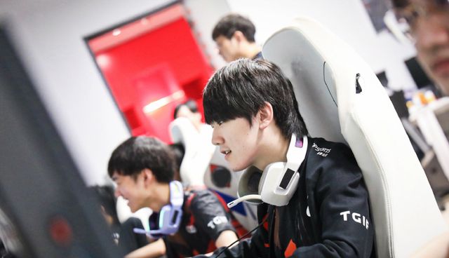 通中心的氛 通中心的氛